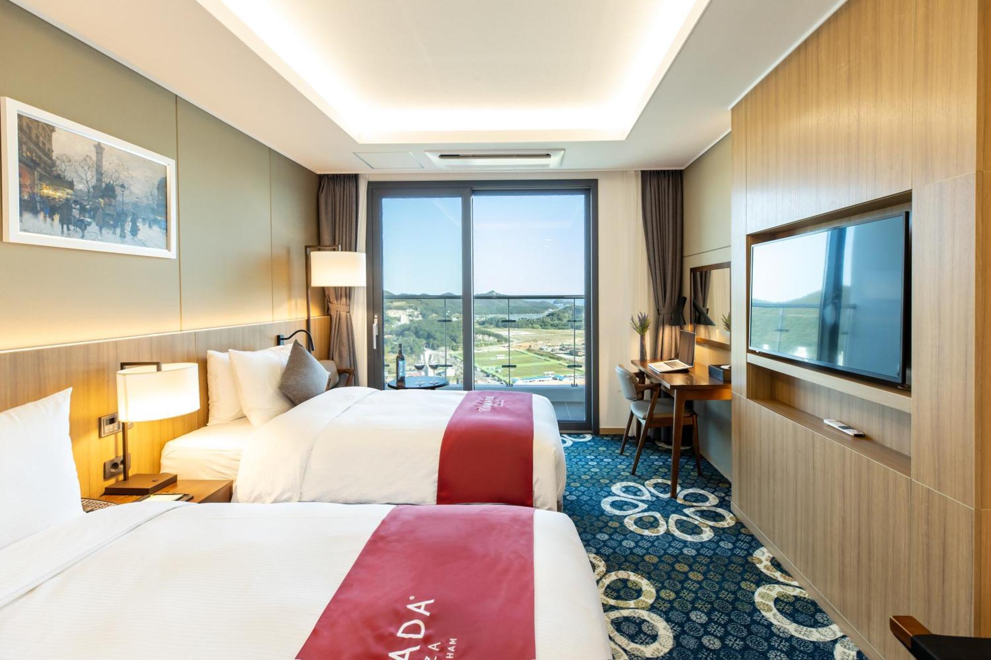 Ramada Plaza By Wyndham Dolsan Yeosu Hotel Exterior photo